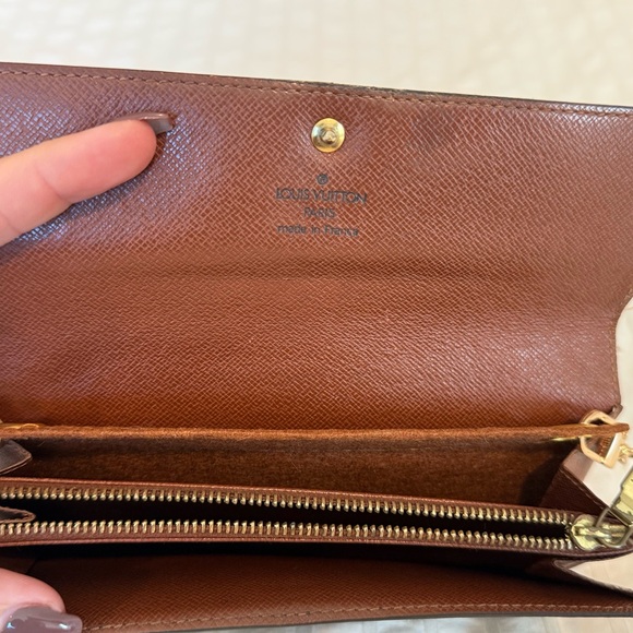 Louis Vuitton Black and Gold Monogram Clutch - Picture 3 of 6